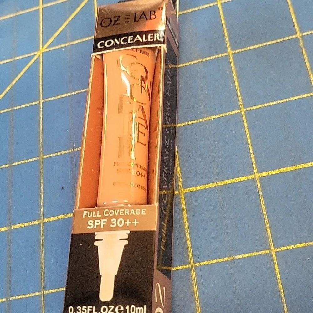 OZ E LAB Concealer SPF 30++ - 02 New Sealed Box